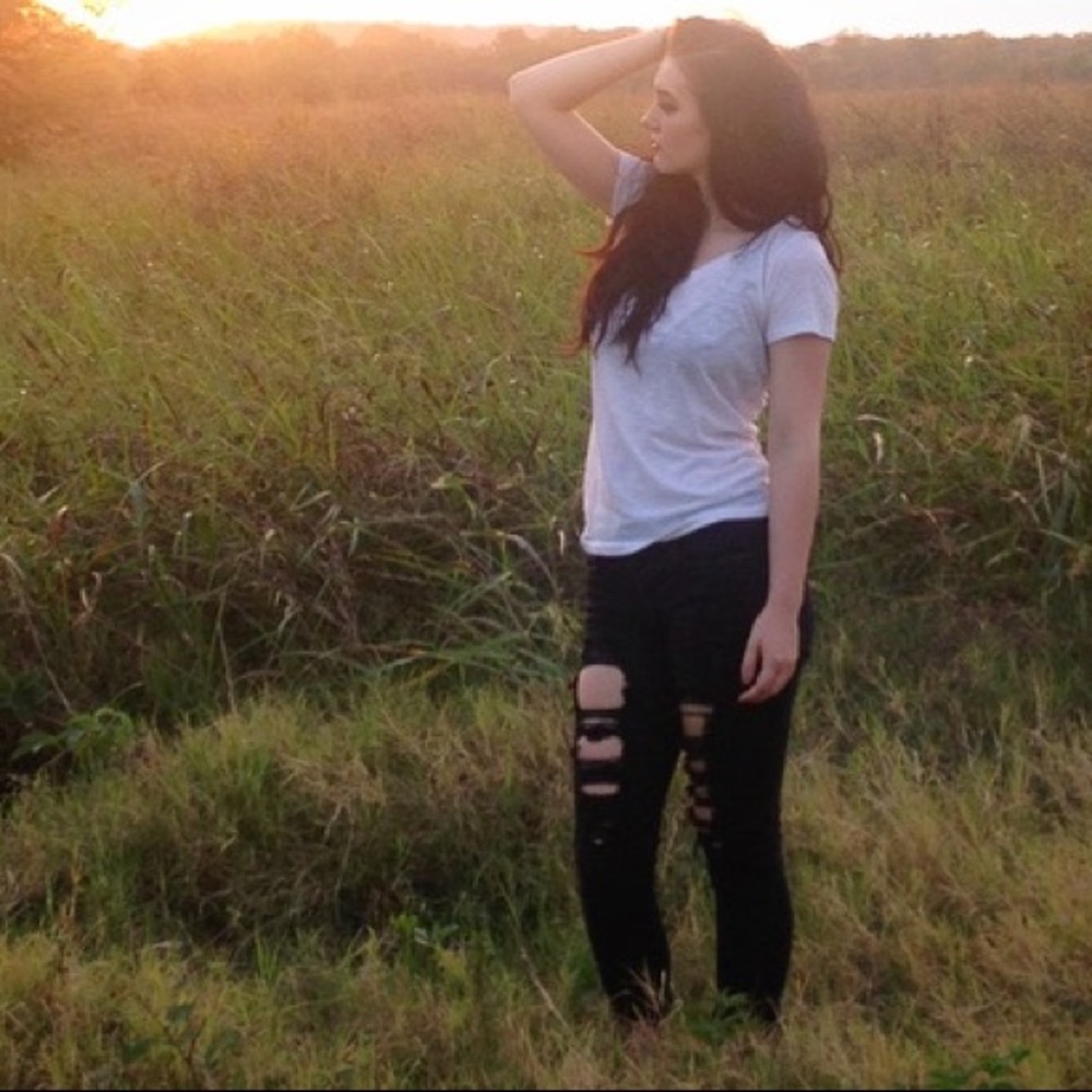 American Eagle Black Distressed Cropped Jeggings